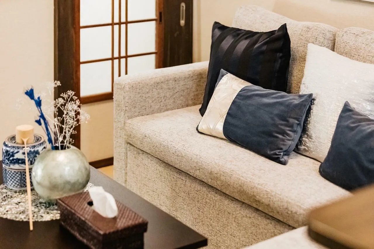 Vakantiehuis Prestige Suites Osaka Teradacho
